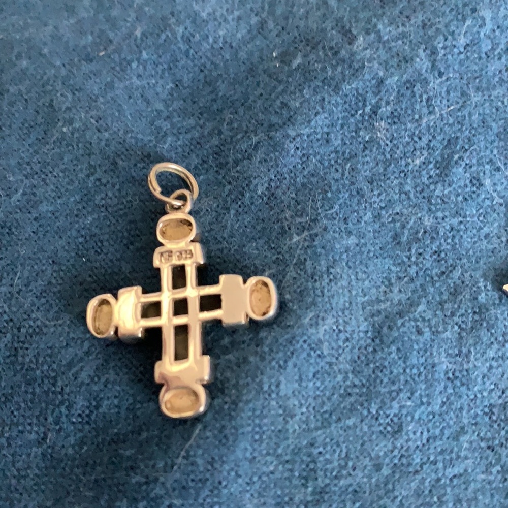 Silver cross pendants - Picture 5 of 7